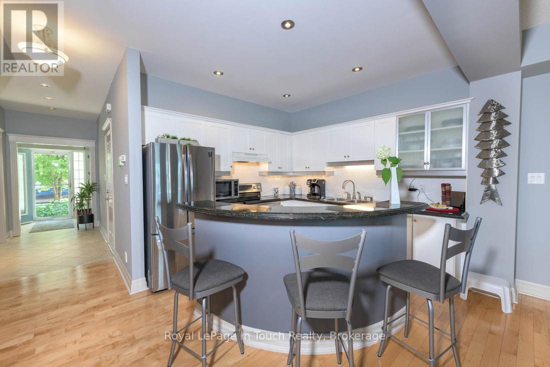 












102 WYCLIFFE COVE

,
Tay (Victoria Harbour),




Ontario
L0K2A0

