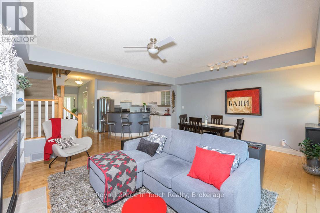 












102 WYCLIFFE COVE

,
Tay (Victoria Harbour),




Ontario
L0K2A0

