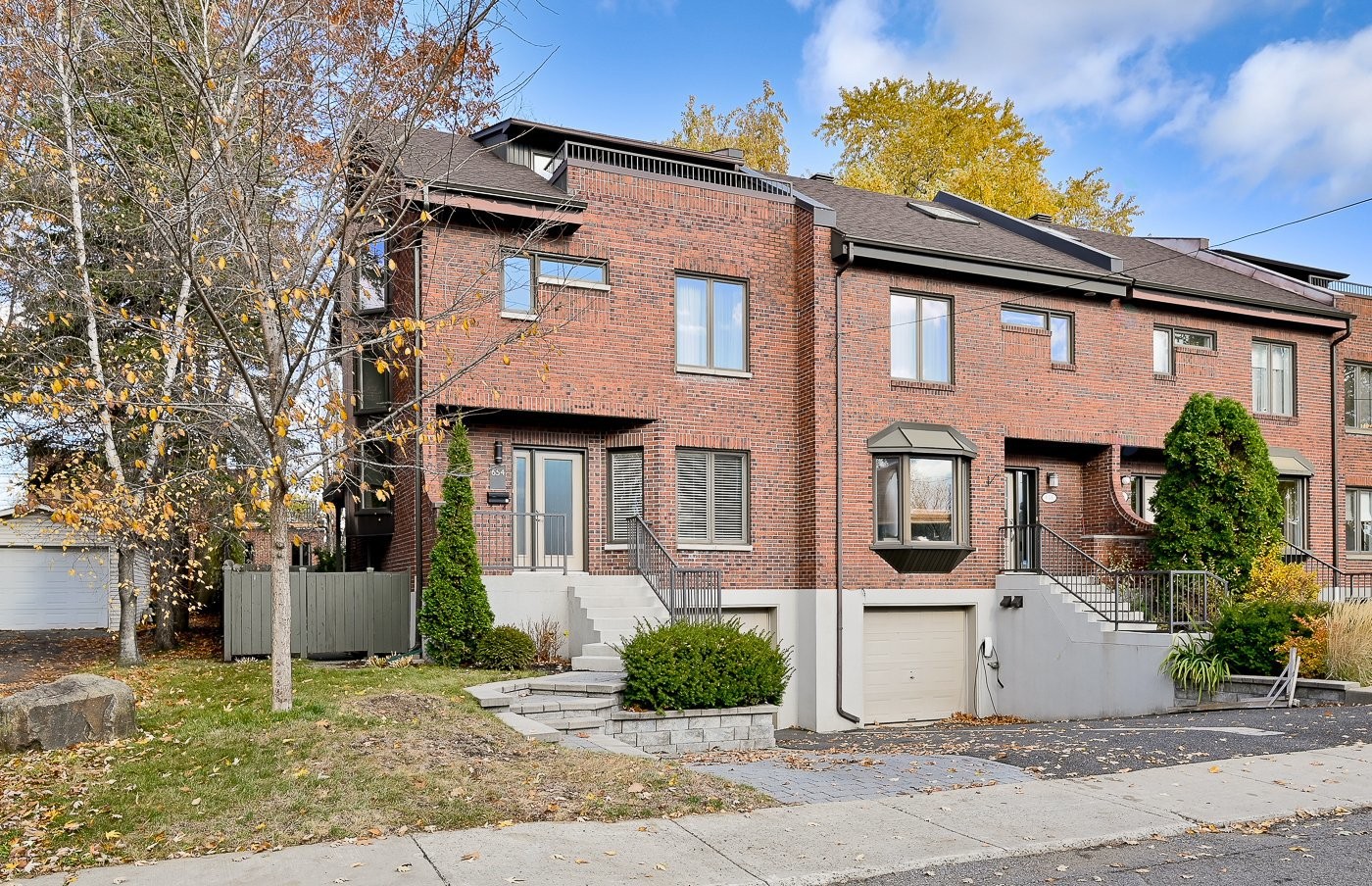 









654


Av. Pine

,
Saint-Lambert,




QC
J4P2P5

