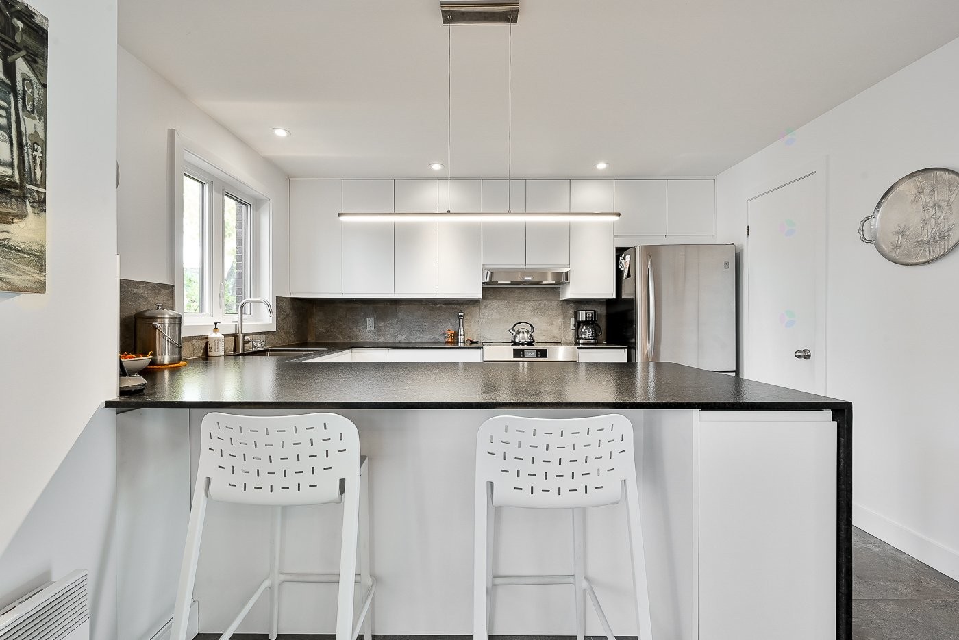 









654


Av. Pine

,
Saint-Lambert,




QC
J4P2P5

