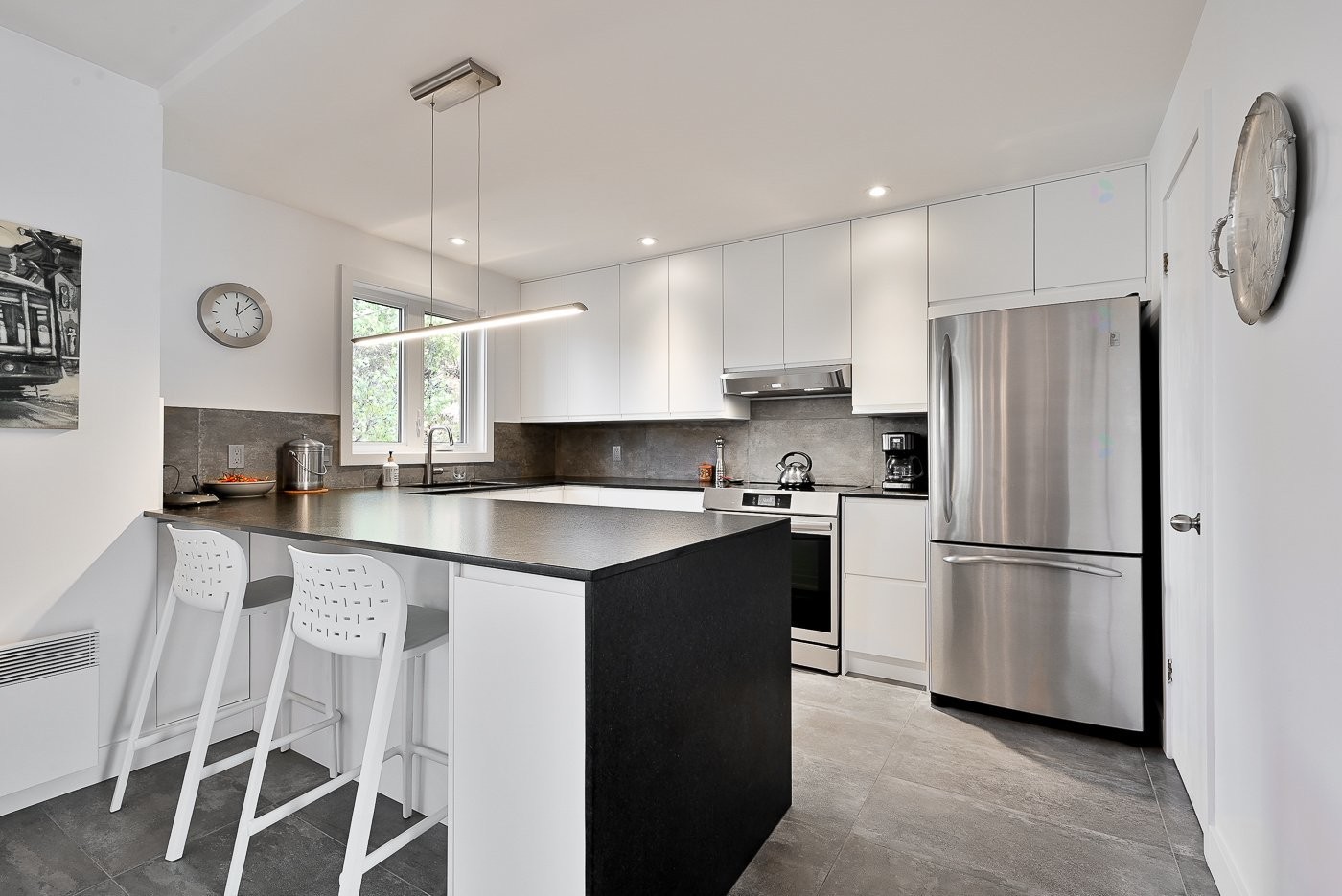 









654


Av. Pine

,
Saint-Lambert,




QC
J4P2P5

