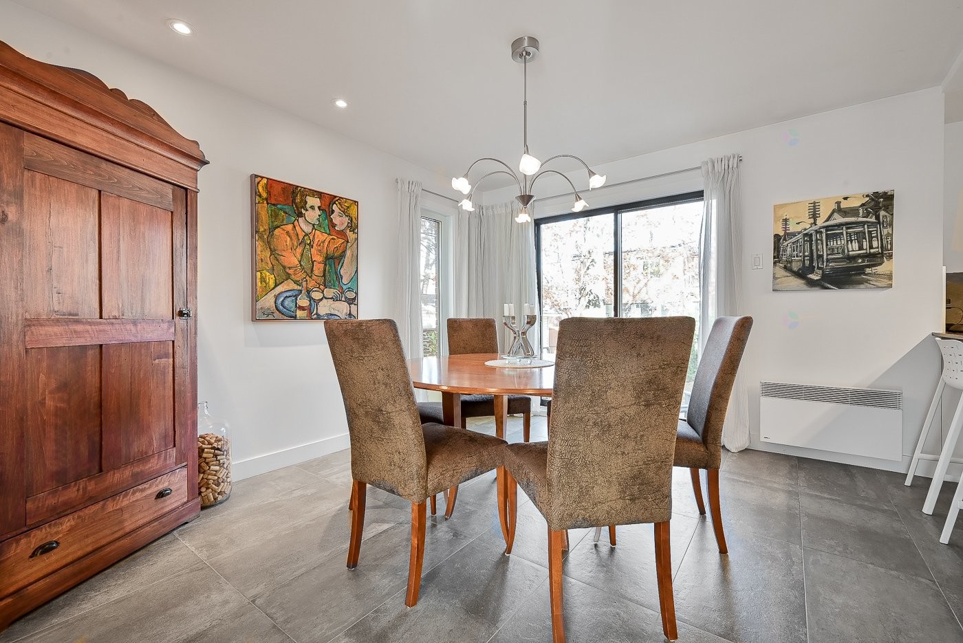 









654


Av. Pine

,
Saint-Lambert,




QC
J4P2P5

