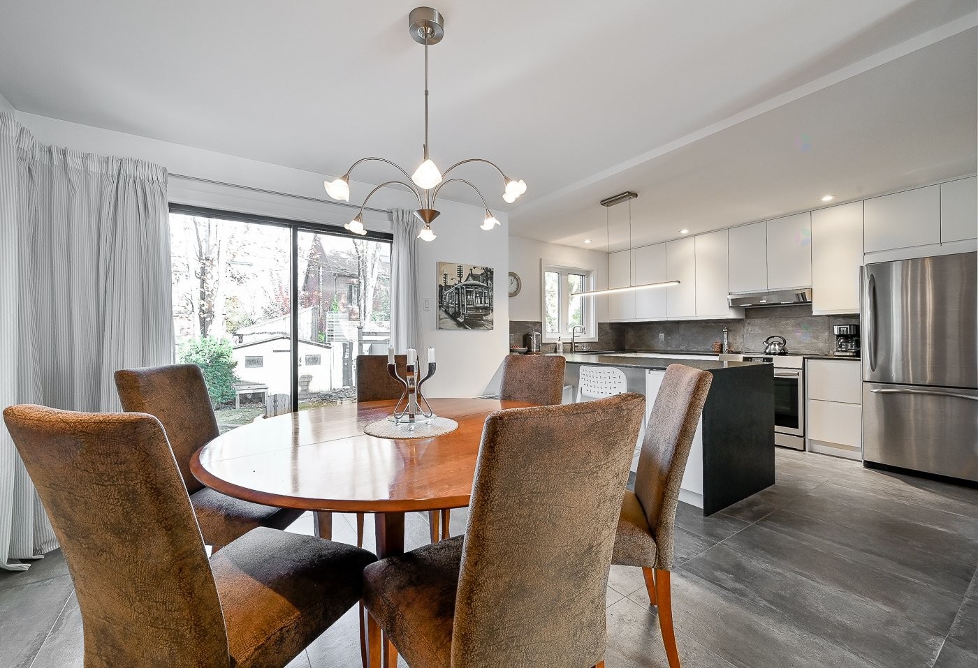 









654


Av. Pine

,
Saint-Lambert,




QC
J4P2P5

