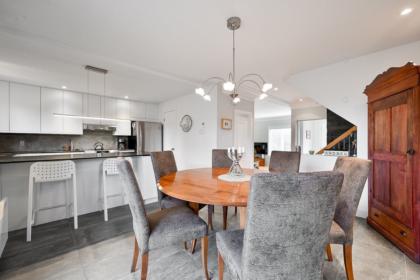 









654


Av. Pine

,
Saint-Lambert,




QC
J4P2P5

