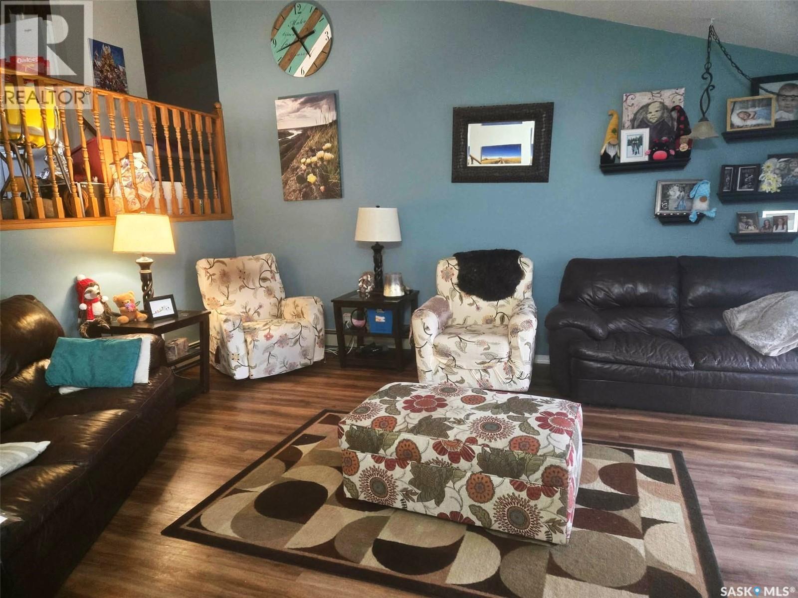 












101 3rd STREET W

,
Leader,




Saskatchewan
S0N1H0

