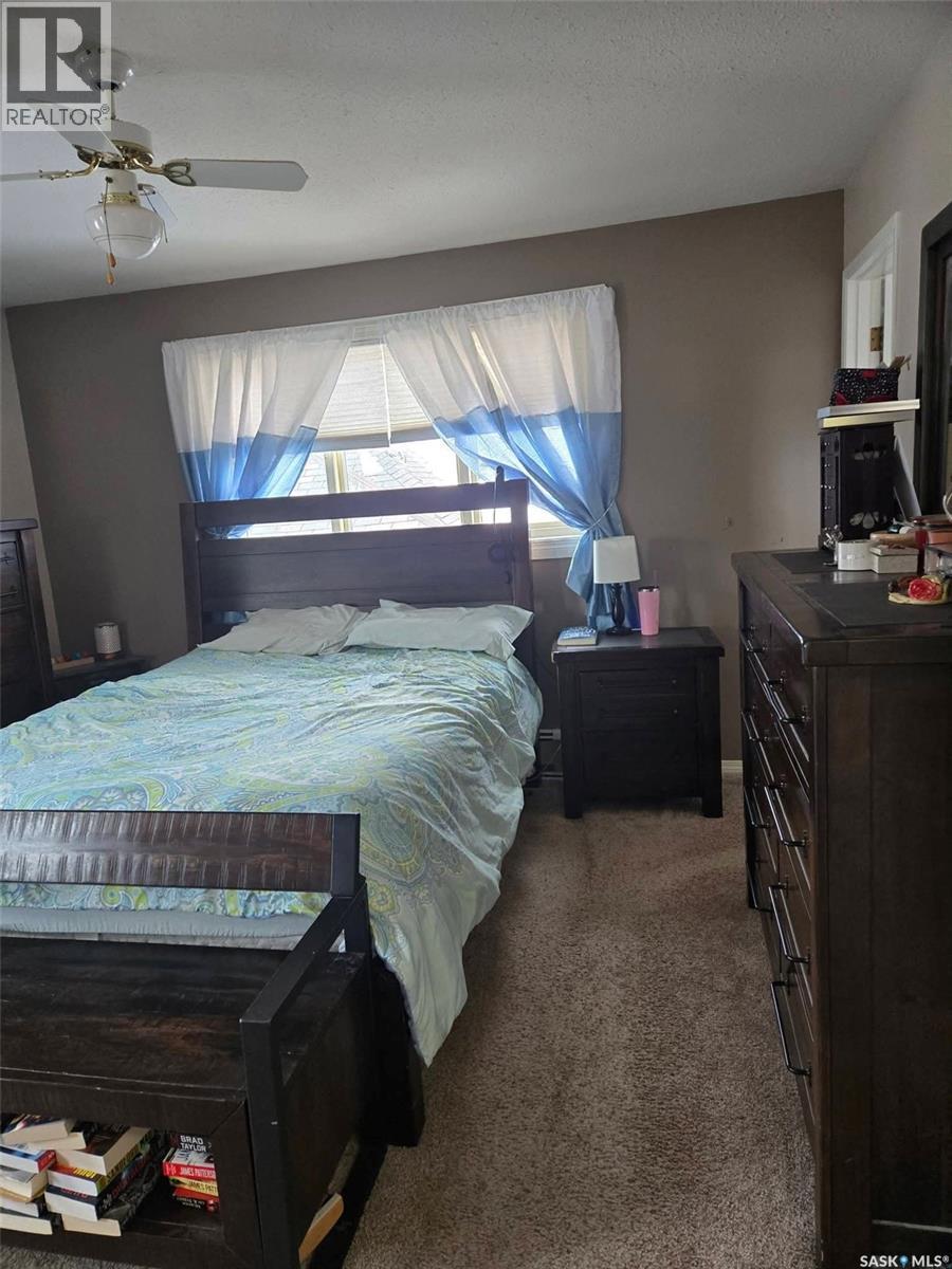 












101 3rd STREET W

,
Leader,




Saskatchewan
S0N1H0

