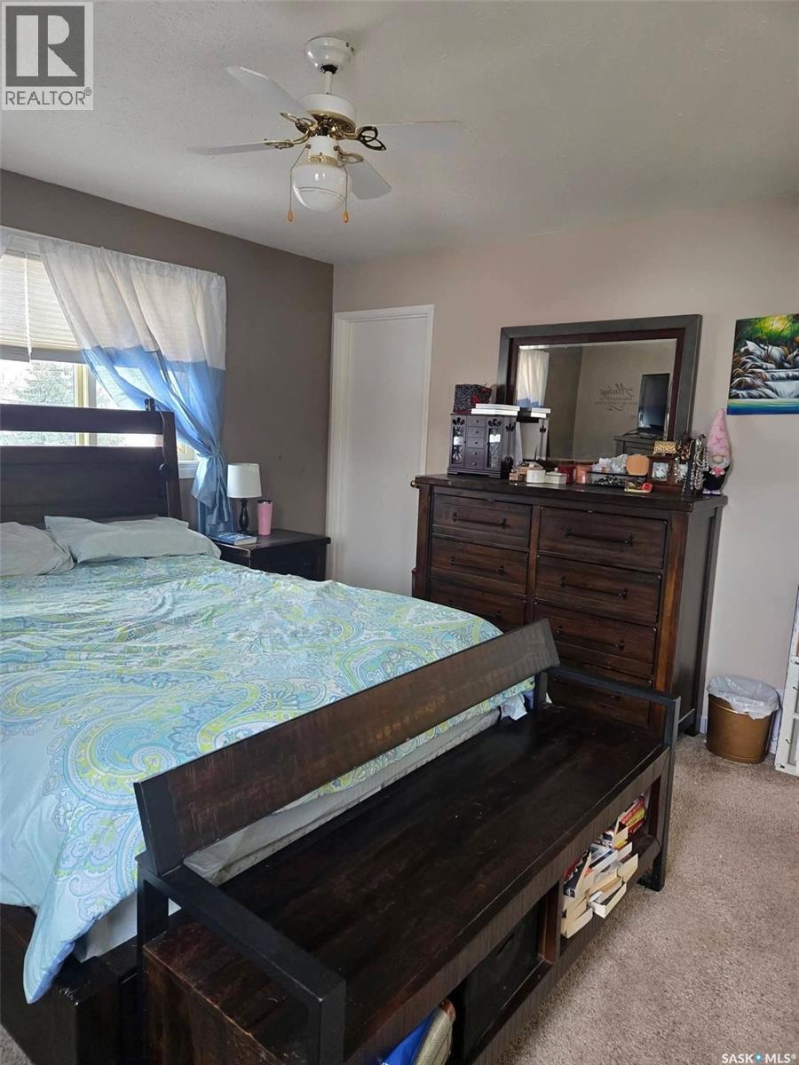












101 3rd STREET W

,
Leader,




Saskatchewan
S0N1H0

