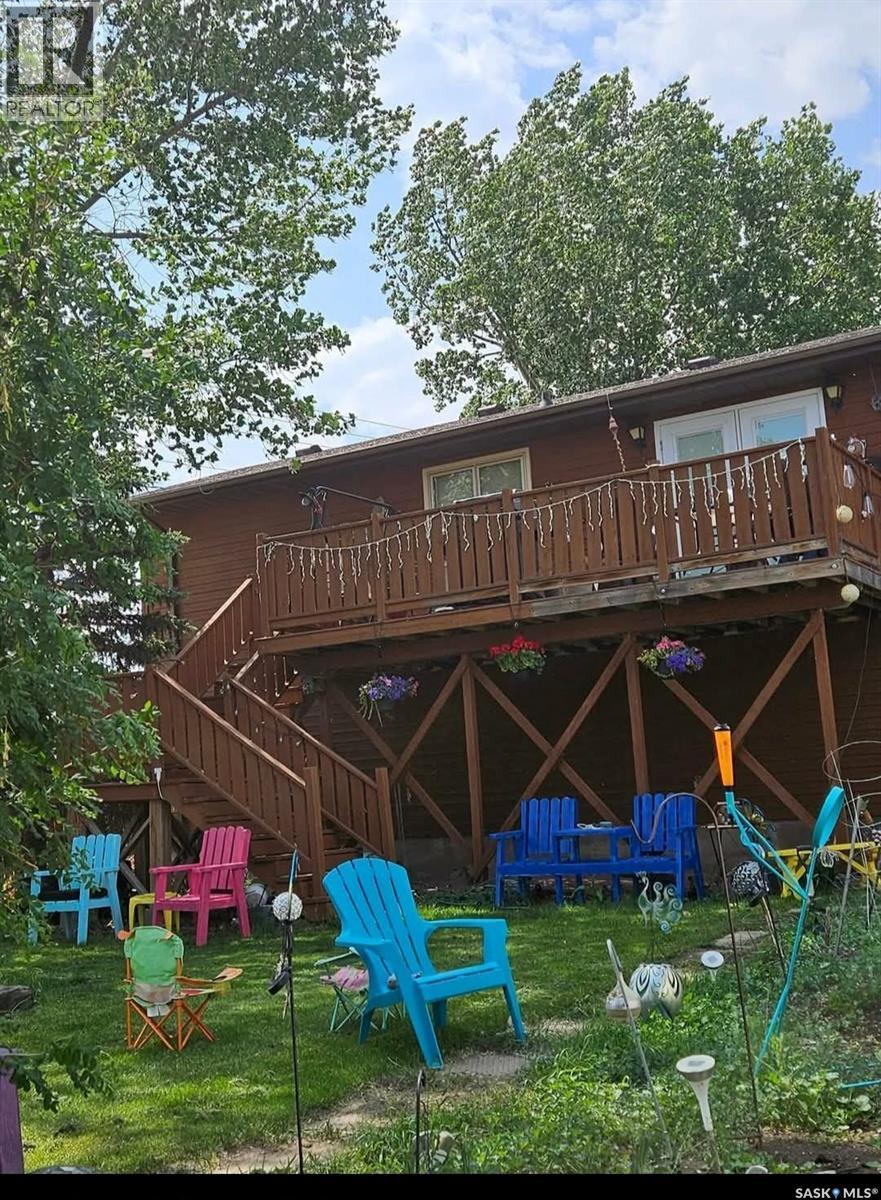 












101 3rd STREET W

,
Leader,




Saskatchewan
S0N1H0

