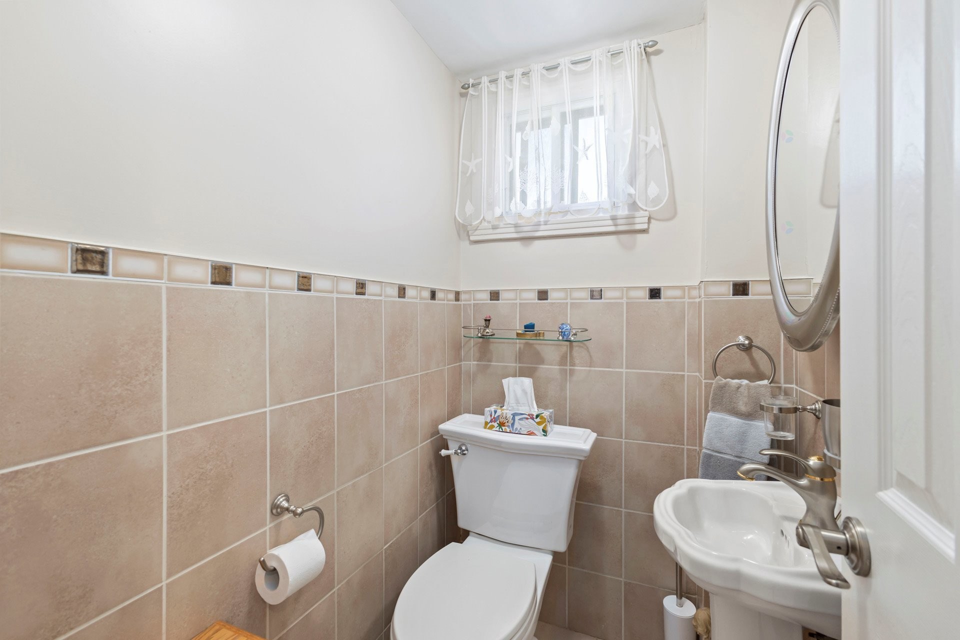 









325


Rue Gratton

,
Montréal (Saint-Laurent),




QC
H4M2C8

