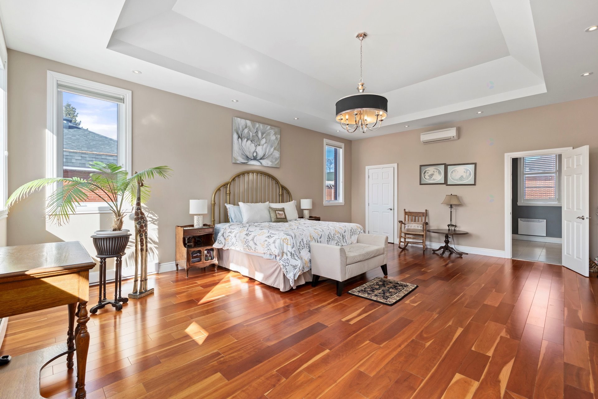 









325


Rue Gratton

,
Montréal (Saint-Laurent),




QC
H4M2C8

