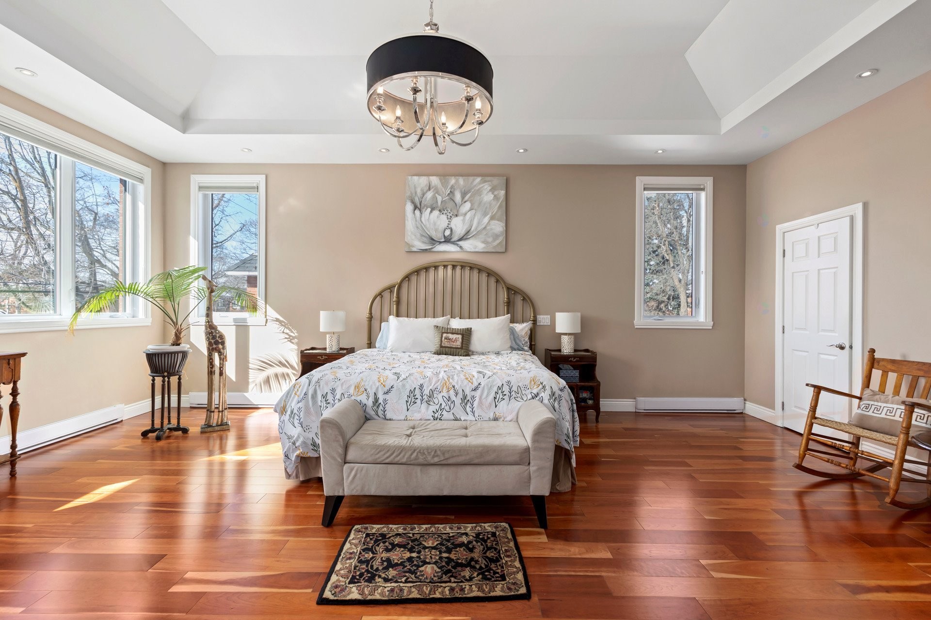 









325


Rue Gratton

,
Montréal (Saint-Laurent),




QC
H4M2C8

