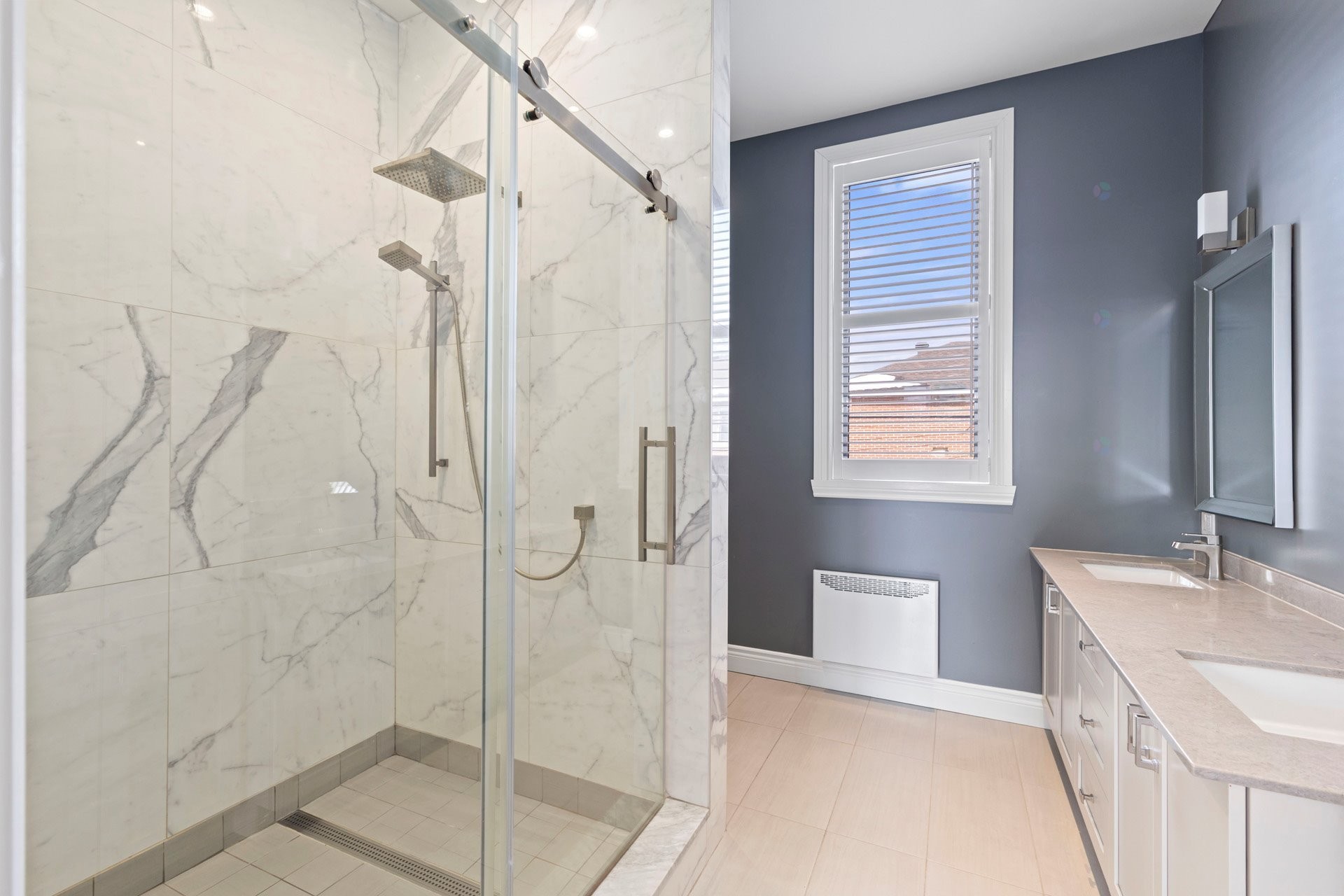 









325


Rue Gratton

,
Montréal (Saint-Laurent),




QC
H4M2C8

