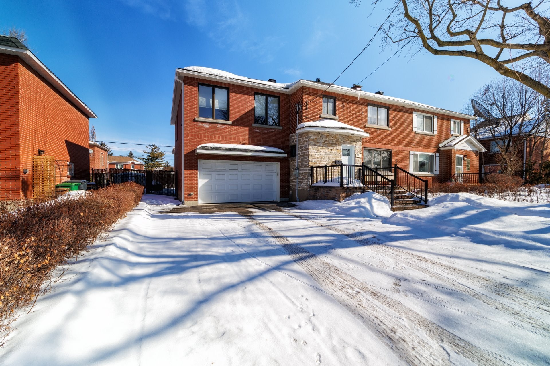 









325


Rue Gratton

,
Montréal (Saint-Laurent),




QC
H4M2C8

