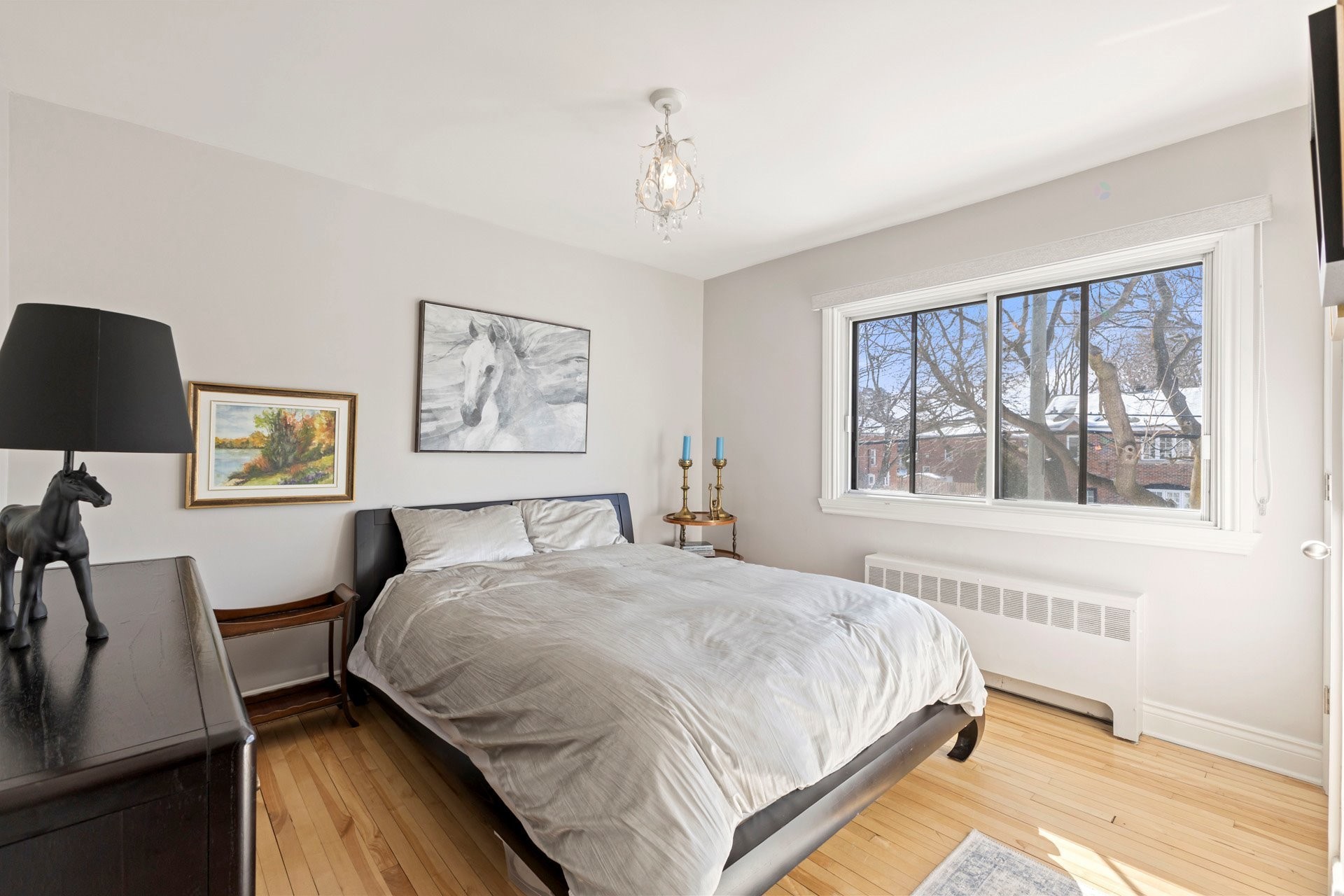 









325


Rue Gratton

,
Montréal (Saint-Laurent),




QC
H4M2C8

