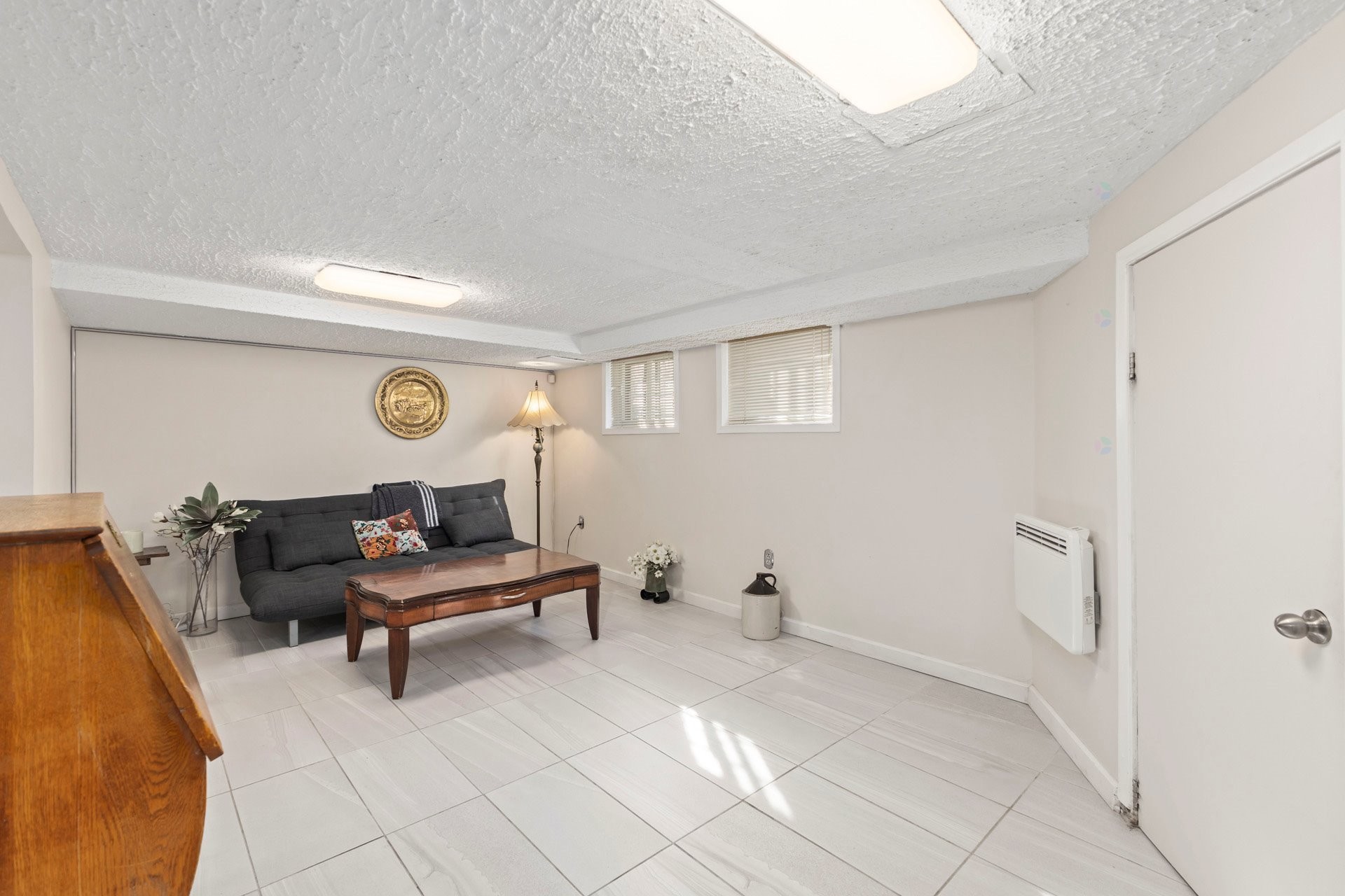 









325


Rue Gratton

,
Montréal (Saint-Laurent),




QC
H4M2C8

