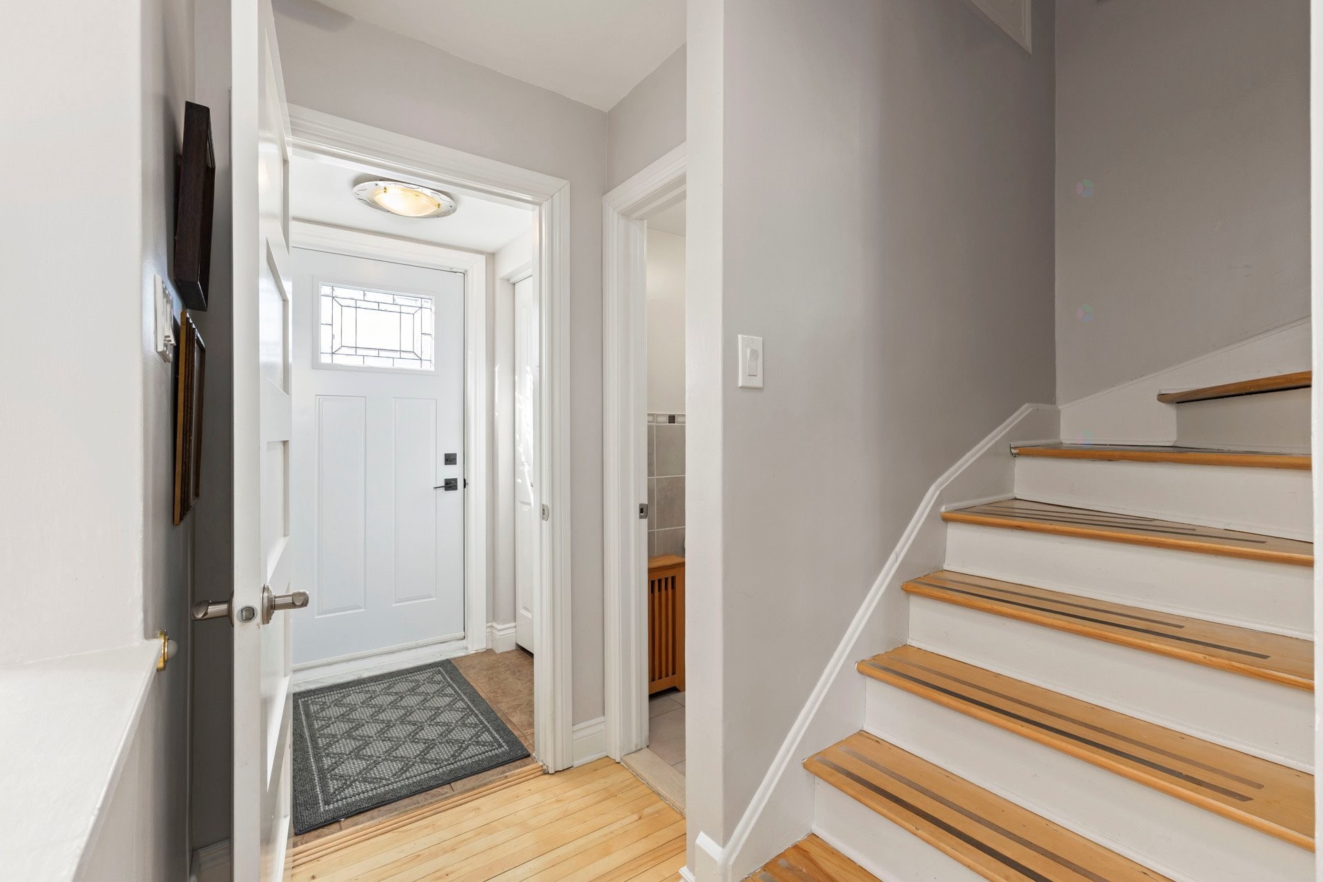 









325


Rue Gratton

,
Montréal (Saint-Laurent),




QC
H4M2C8

