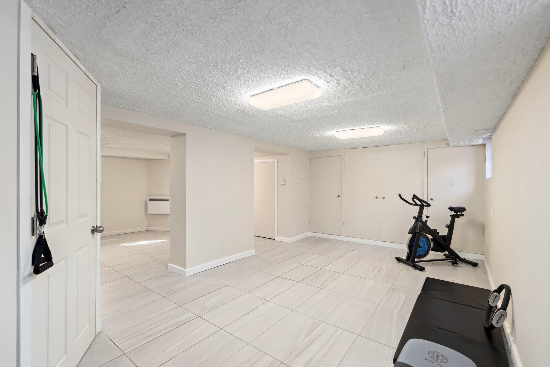 









325


Rue Gratton

,
Montréal (Saint-Laurent),




QC
H4M2C8

