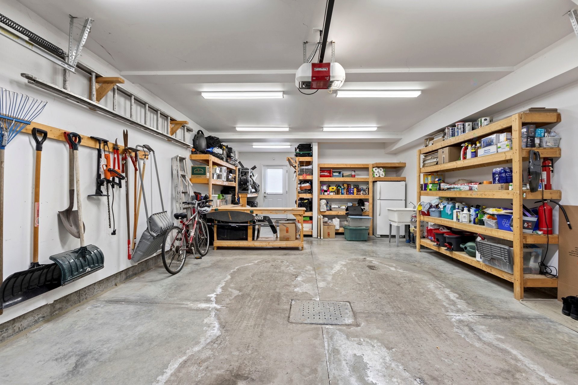 









325


Rue Gratton

,
Montréal (Saint-Laurent),




QC
H4M2C8

