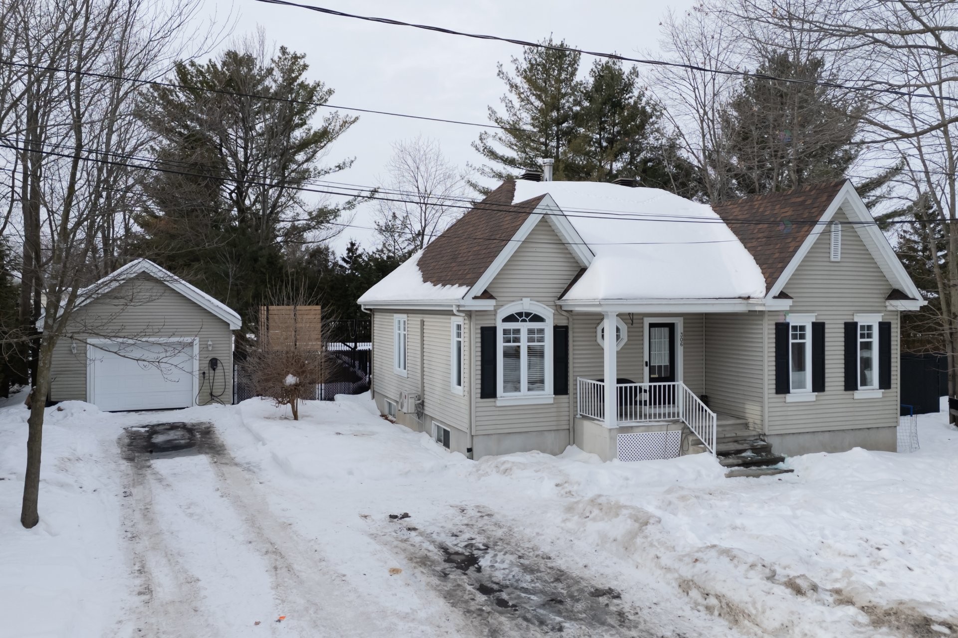 









306


Rue des Forêts

,
Saint-Jean-sur-Richelieu,




QC
J2W2E4

