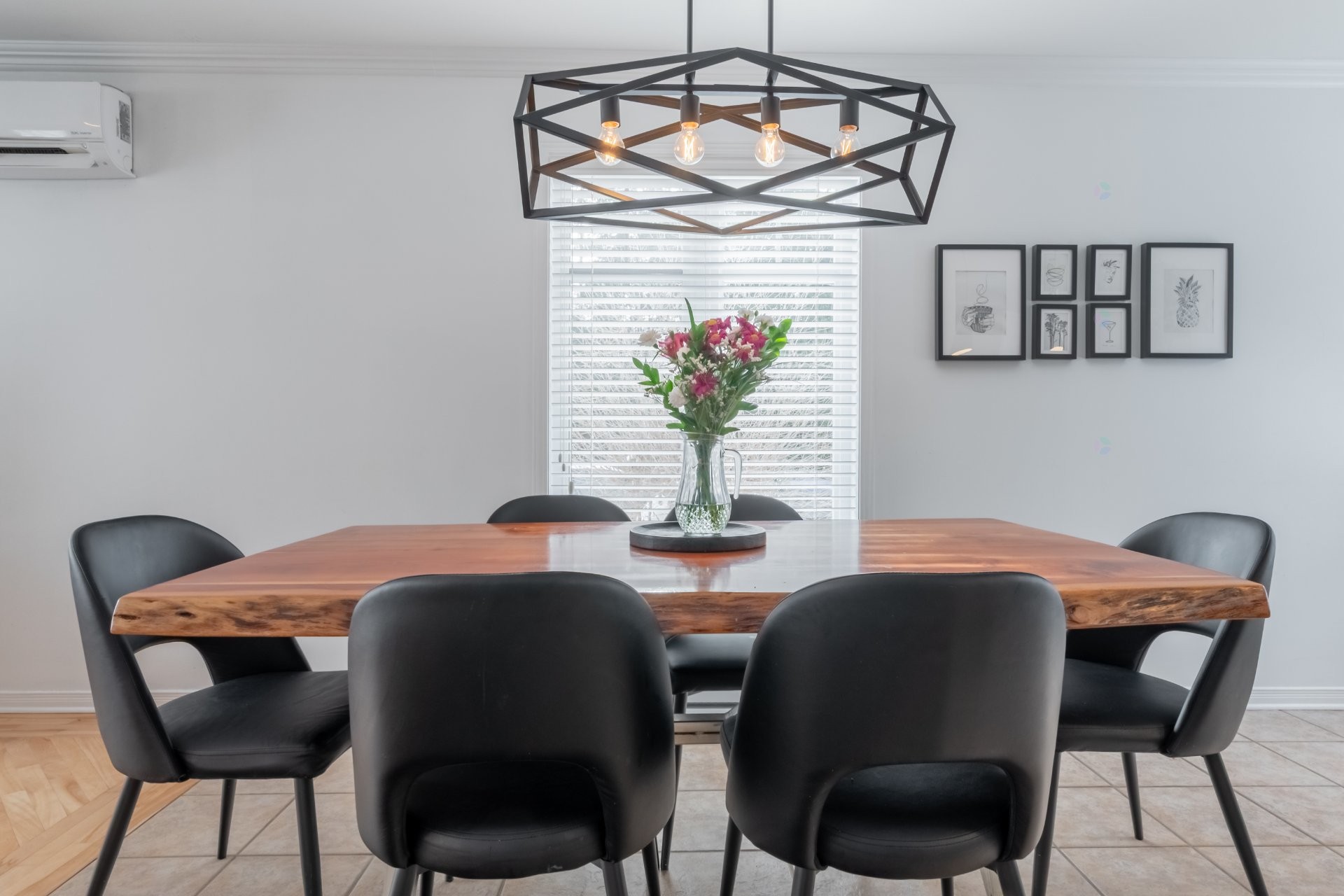 









306


Rue des Forêts

,
Saint-Jean-sur-Richelieu,




QC
J2W2E4

