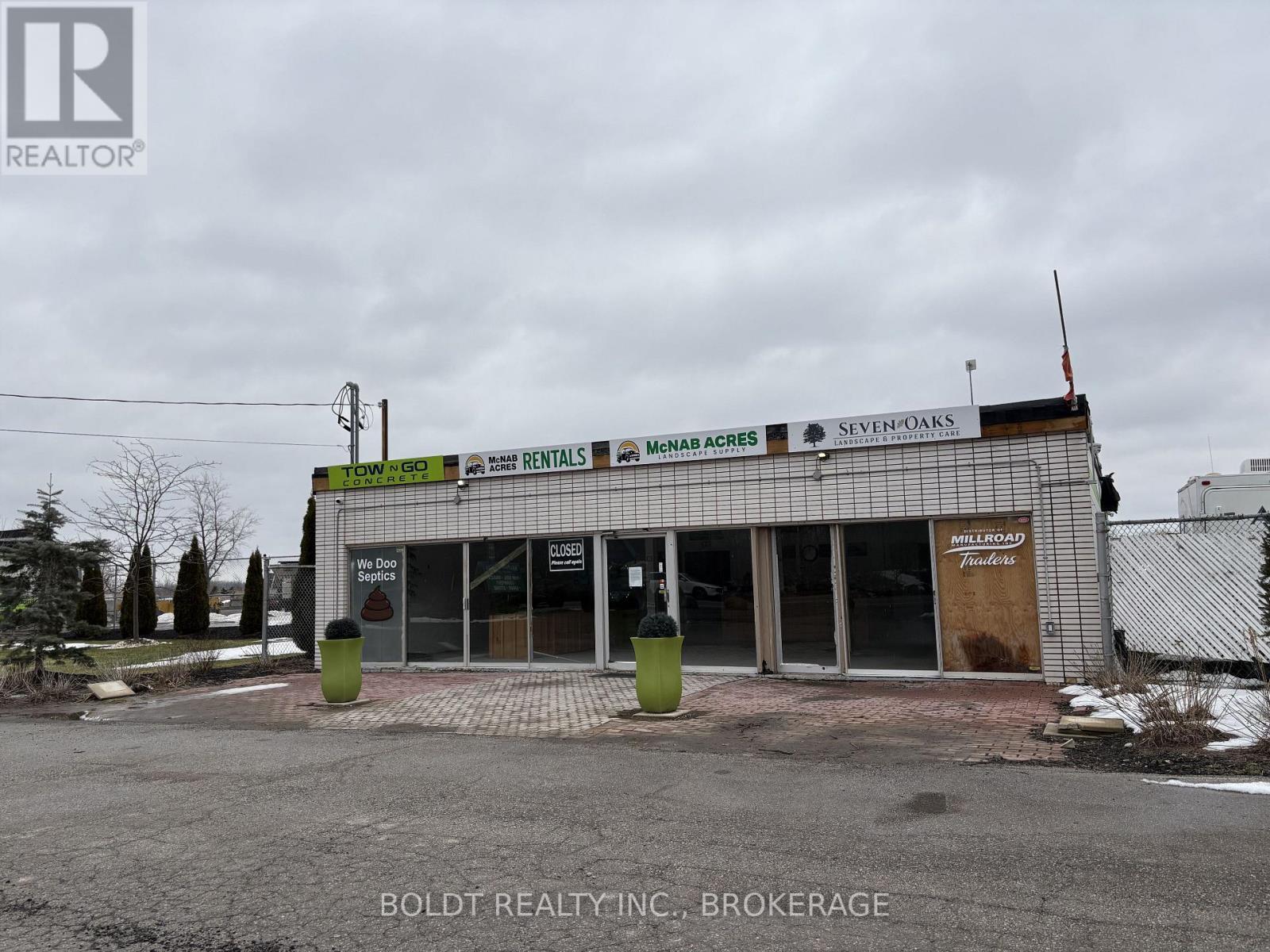 












25 NIAGARA STONE ROAD

,
Niagara-on-the-Lake (Rural),




Ontario
L0S1J0

