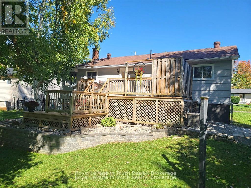 












8 CYRIL MARTIN PLACE

,
Severn (Coldwater),




Ontario
L0K1E0

