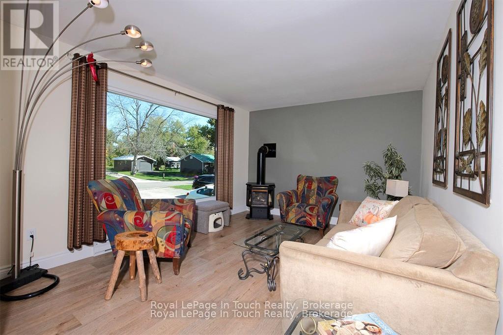 












8 CYRIL MARTIN PLACE

,
Severn (Coldwater),




Ontario
L0K1E0

