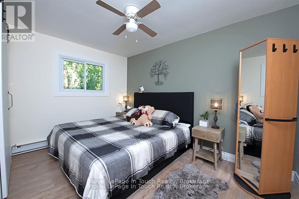 












8 CYRIL MARTIN PLACE

,
Severn (Coldwater),




Ontario
L0K1E0

