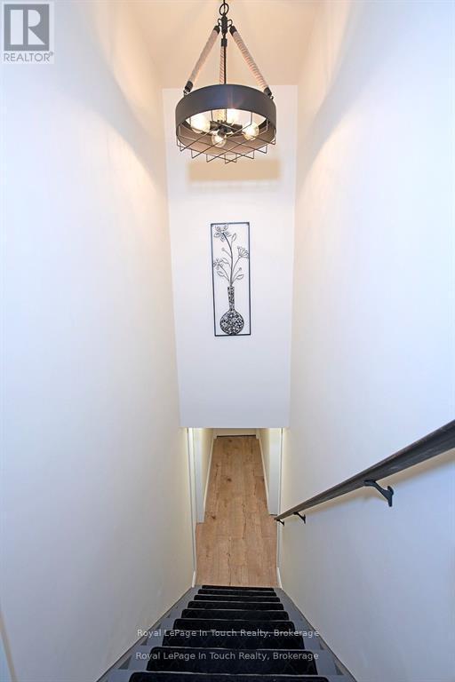 












8 CYRIL MARTIN PLACE

,
Severn (Coldwater),




Ontario
L0K1E0

