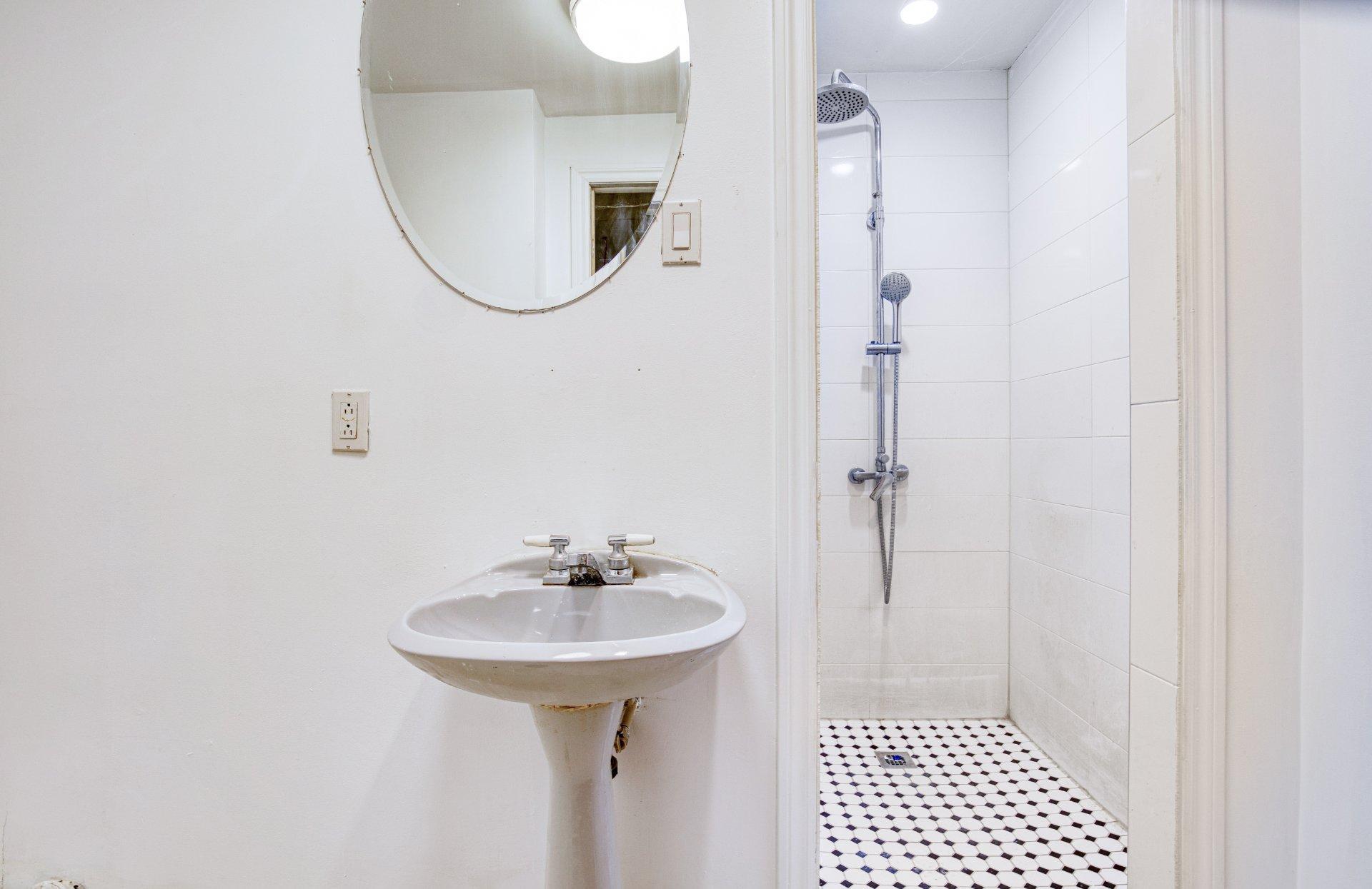 









7720


Boul. Milan

,
Brossard,




QC
J4Y1H7

