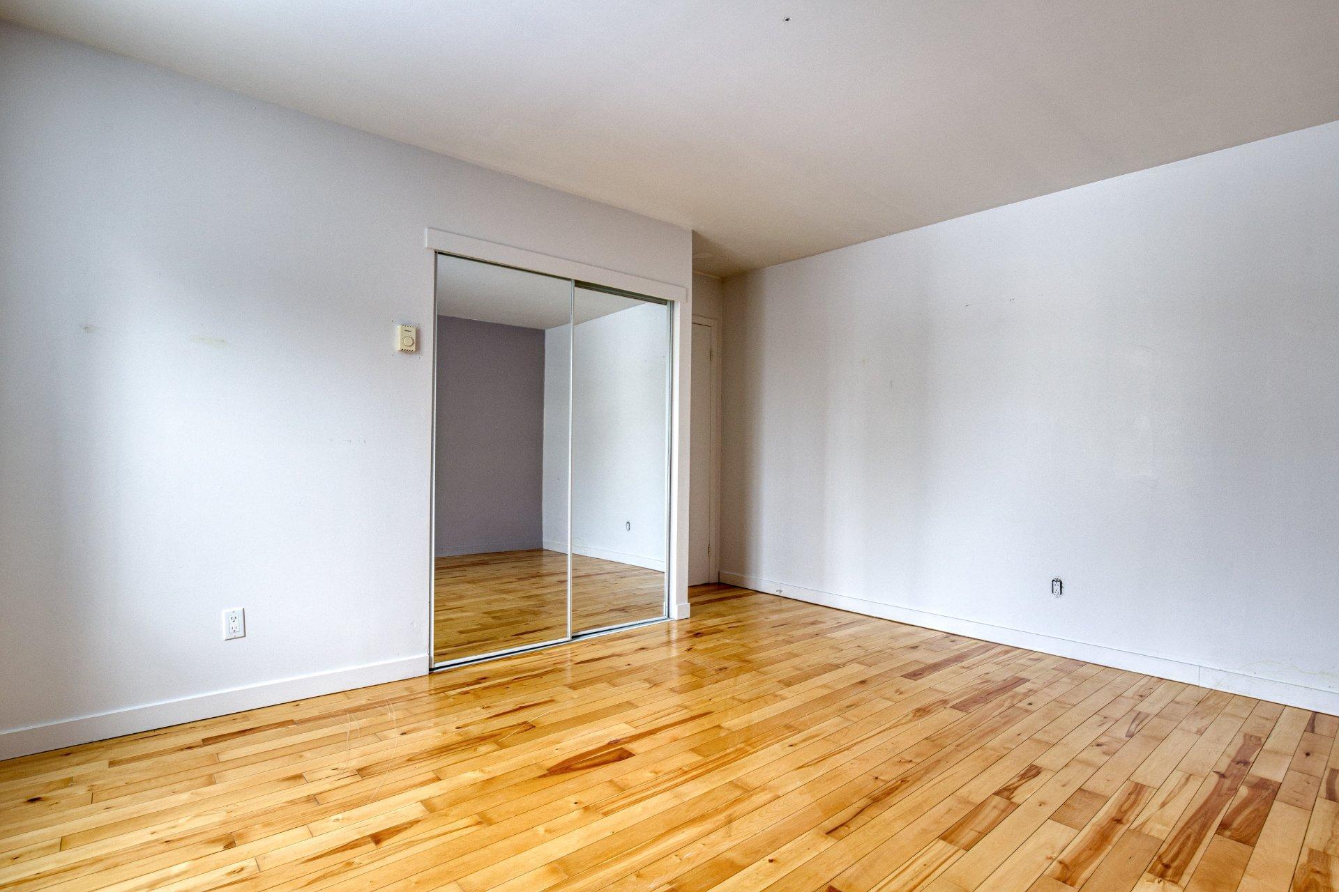 









7720


Boul. Milan

,
Brossard,




QC
J4Y1H7

