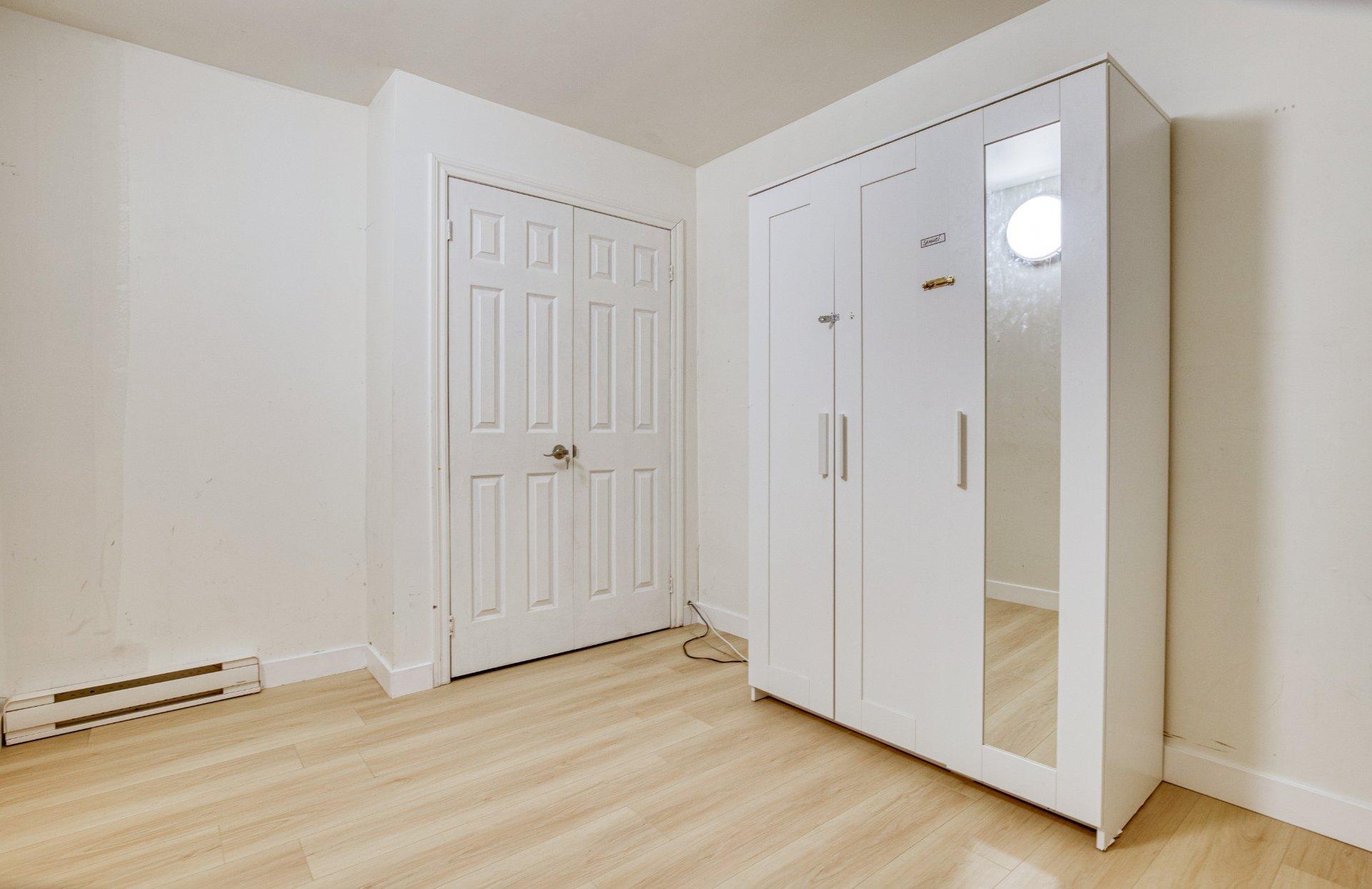 









7720


Boul. Milan

,
Brossard,




QC
J4Y1H7

