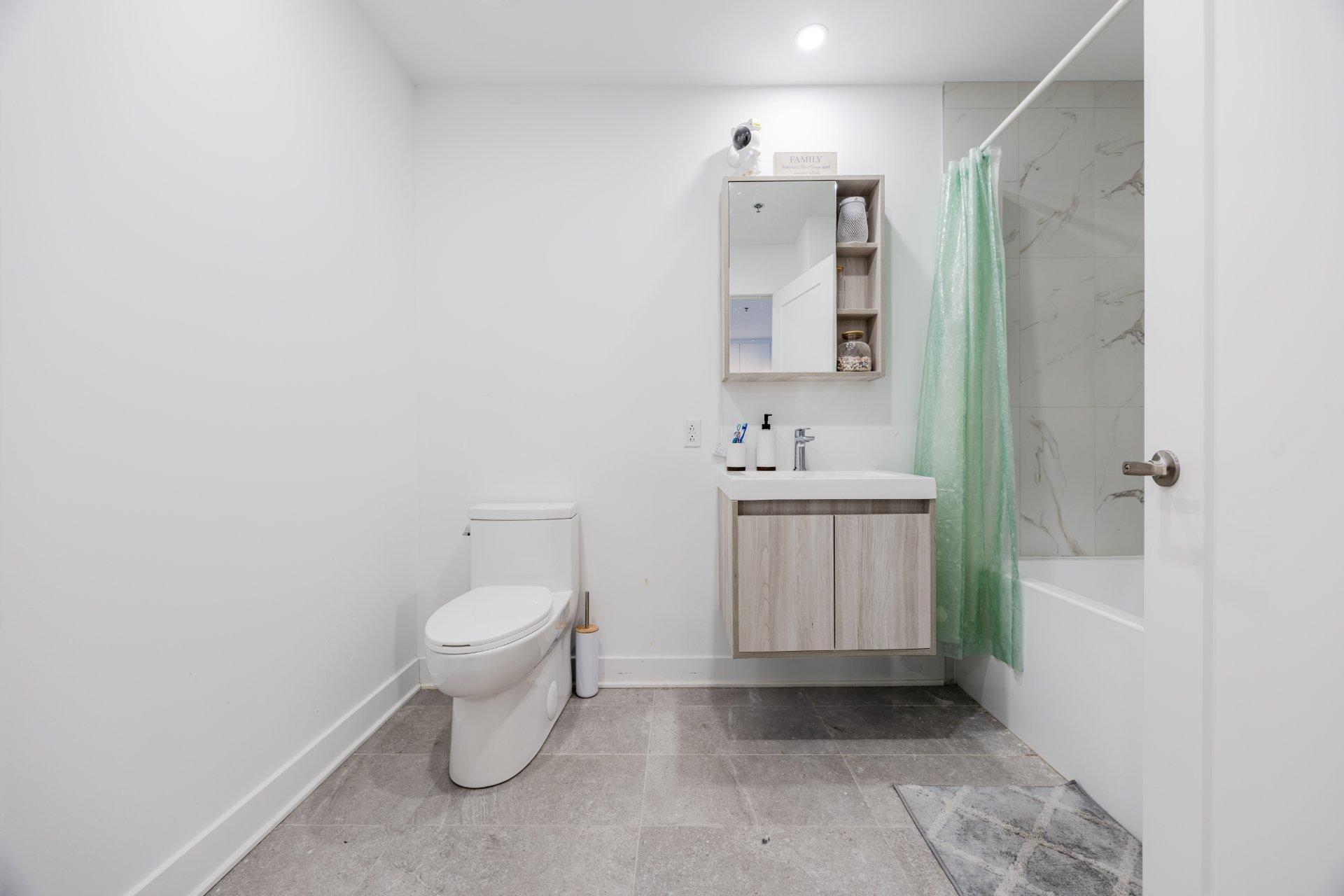 









7070


Boul. Newman

, 407,
Montréal (LaSalle),




QC
H8N0K1

