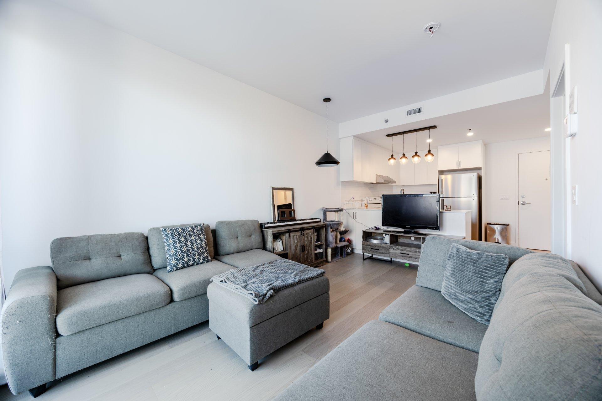 









7070


Boul. Newman

, 407,
Montréal (LaSalle),




QC
H8N0K1

