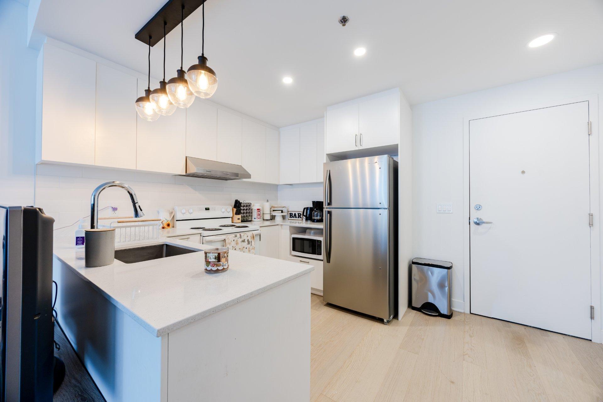 









7070


Boul. Newman

, 407,
Montréal (LaSalle),




QC
H8N0K1

