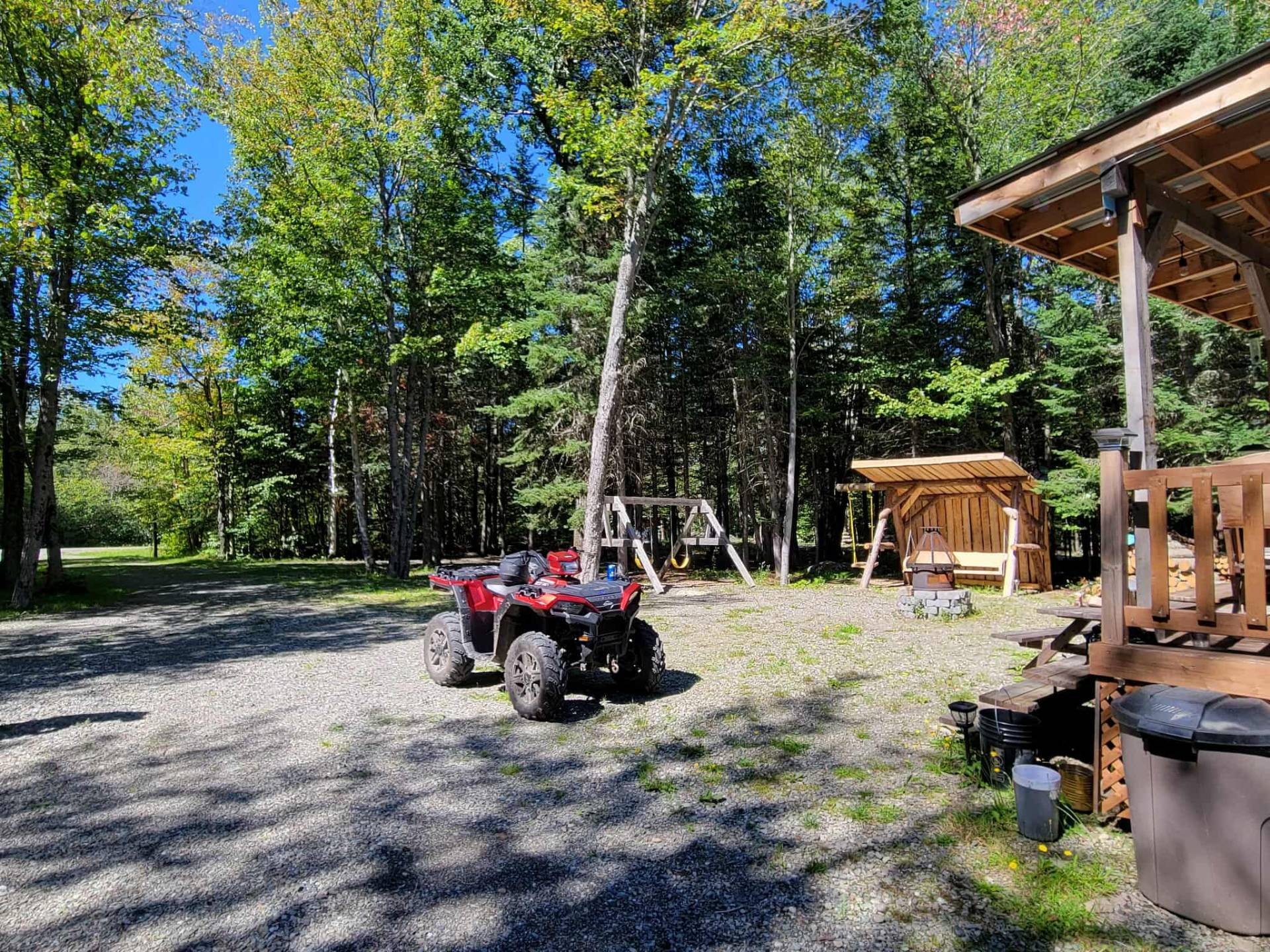 









719


Rg Tout-de-Joie

,
Saint-Augustin-de-Woburn,







QC
G0Y1R0

