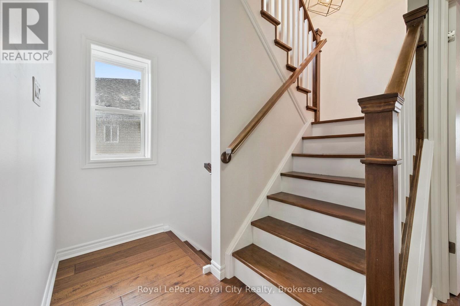 












77 LAUGHLAND LANE

,
Guelph (Pineridge/Westminster Woods),




Ontario
N1L0C6

