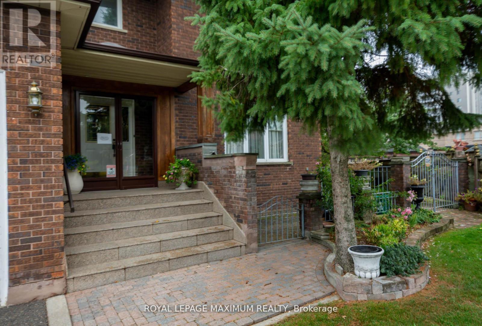 












119 GLEN LONG AVENUE

,
Toronto,




Ontario
M6B2M4

