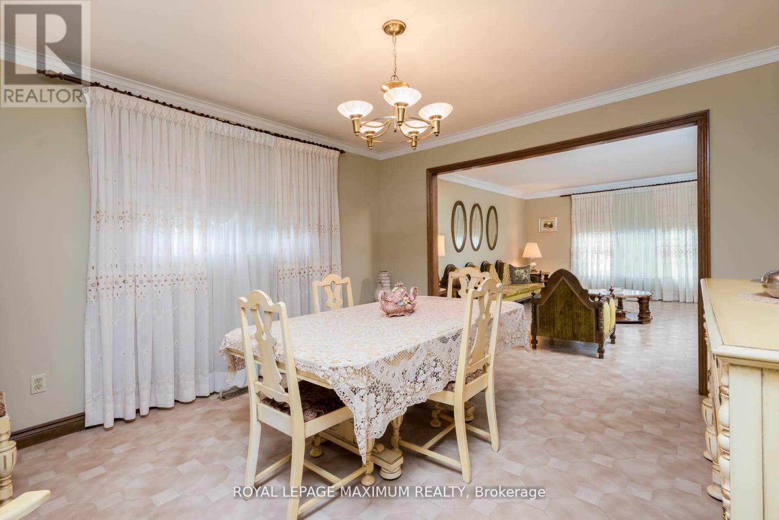 












119 GLEN LONG AVENUE

,
Toronto,




Ontario
M6B2M4

