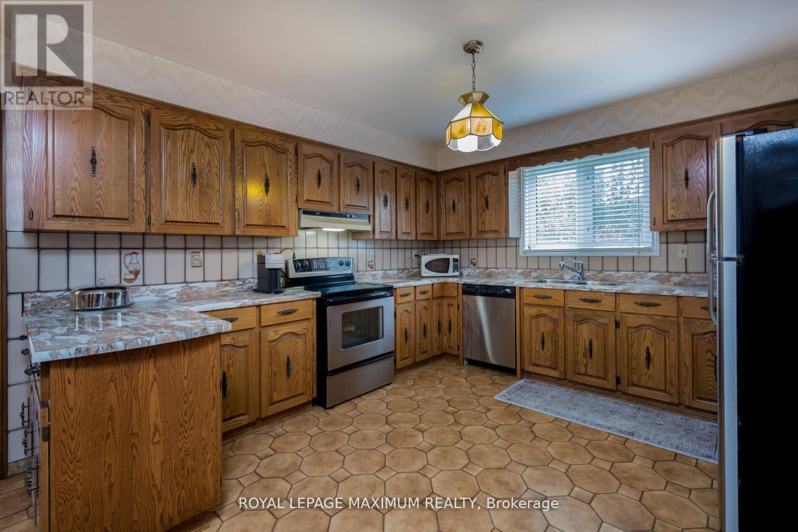 












119 GLEN LONG AVENUE

,
Toronto,




Ontario
M6B2M4

