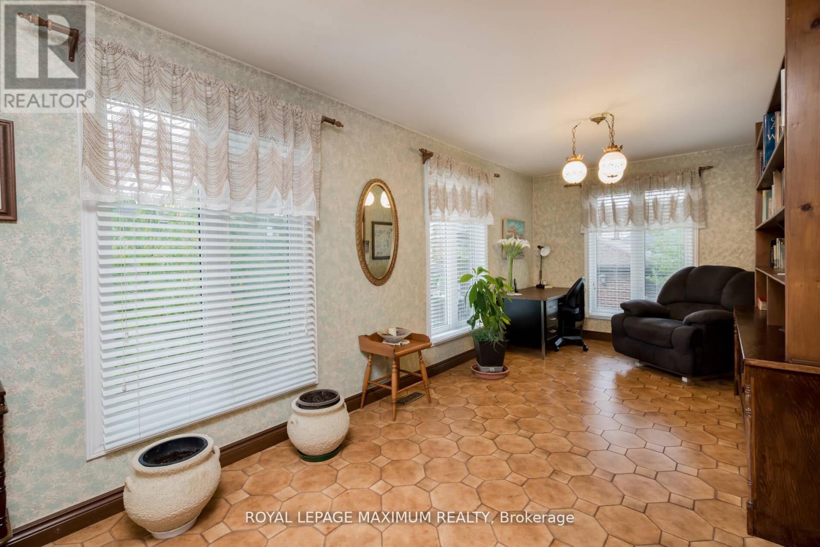 












119 GLEN LONG AVENUE

,
Toronto,




Ontario
M6B2M4

