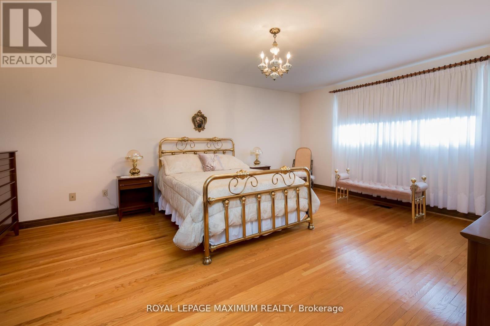 












119 GLEN LONG AVENUE

,
Toronto,




Ontario
M6B2M4

