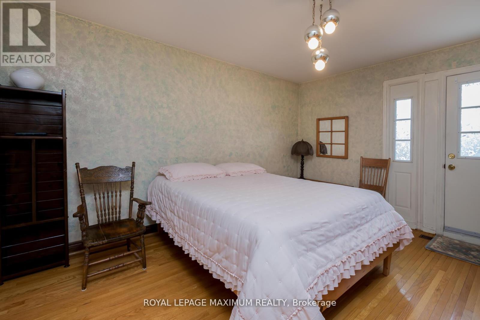 












119 GLEN LONG AVENUE

,
Toronto,




Ontario
M6B2M4

