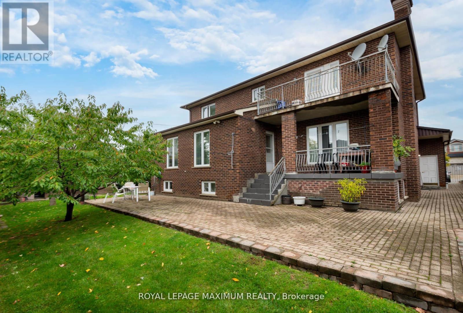 












119 GLEN LONG AVENUE

,
Toronto,




Ontario
M6B2M4

