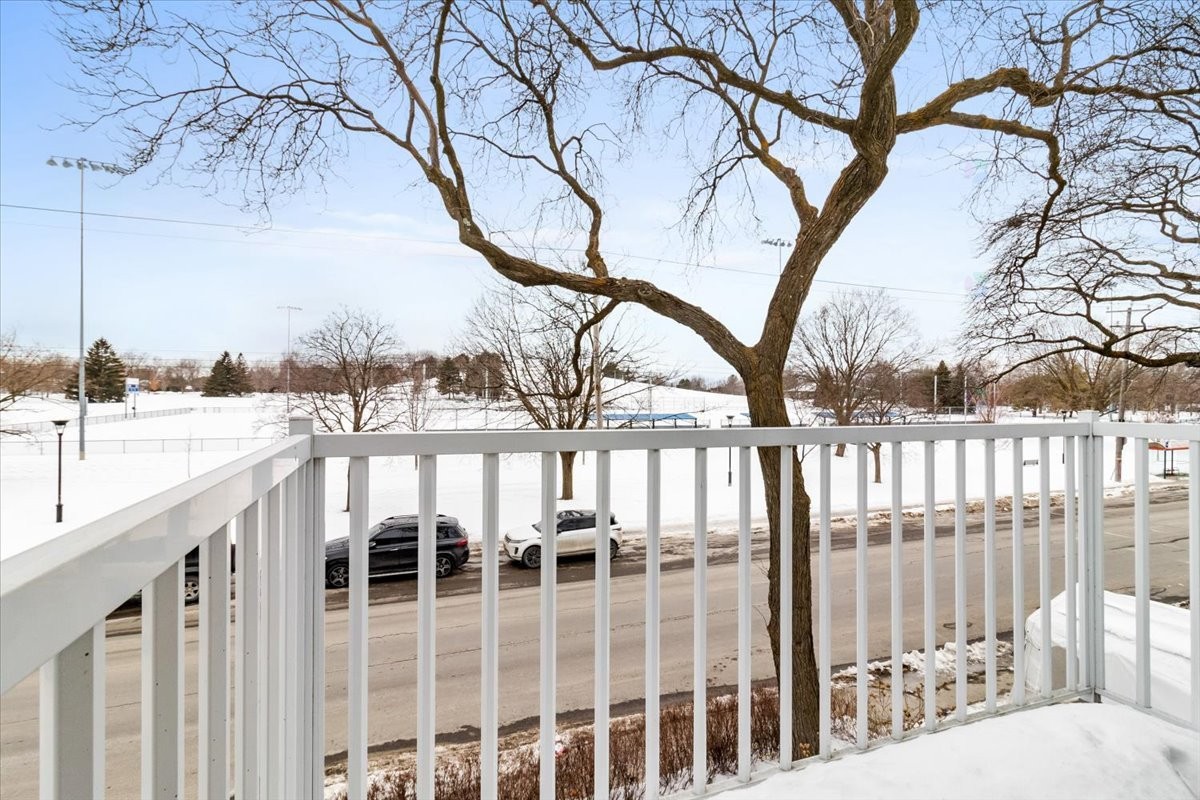 









2584


Rue Sauvé E.

,
Montréal (Ahuntsic-Cartierville),




QC
H2B1C3

