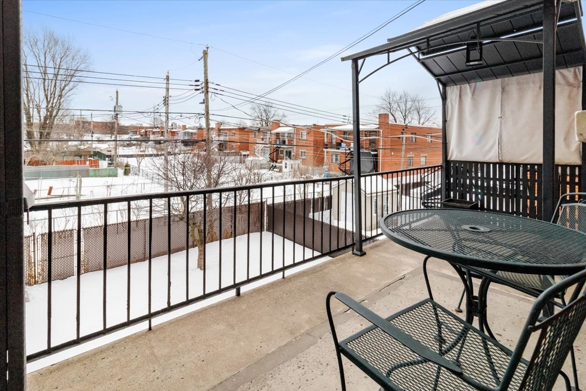 









2584


Rue Sauvé E.

,
Montréal (Ahuntsic-Cartierville),




QC
H2B1C3

