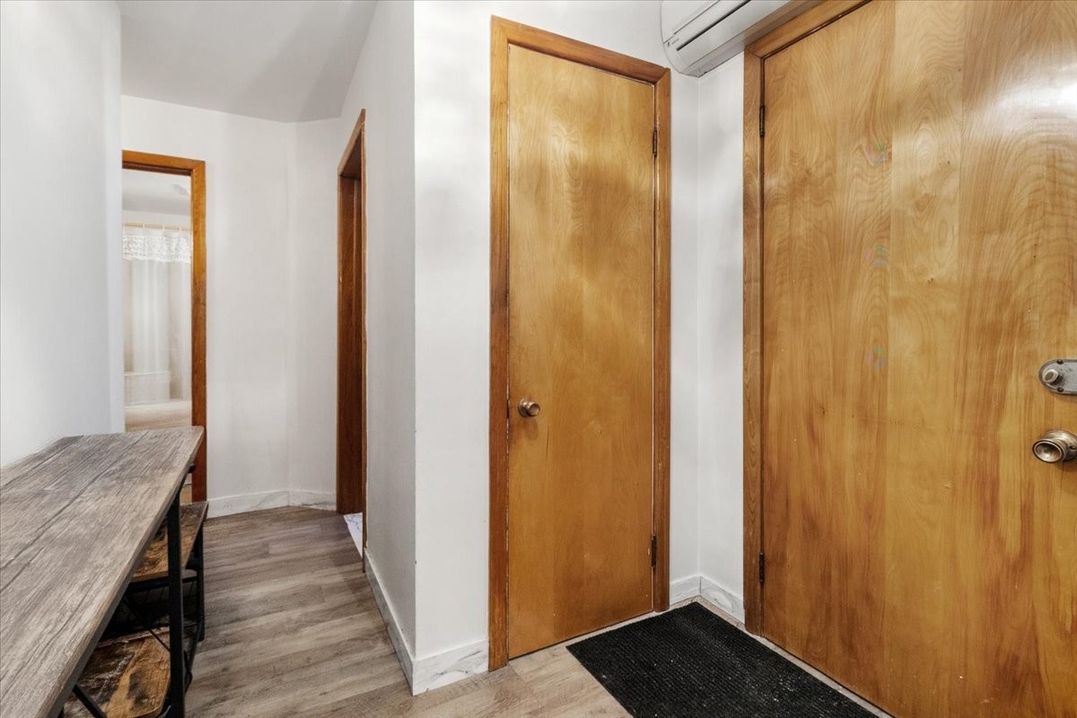 









2584


Rue Sauvé E.

,
Montréal (Ahuntsic-Cartierville),




QC
H2B1C3

