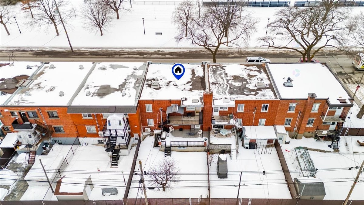 









2584


Rue Sauvé E.

,
Montréal (Ahuntsic-Cartierville),




QC
H2B1C3

