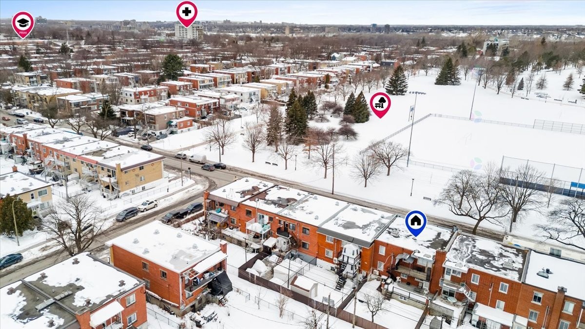 









2584


Rue Sauvé E.

,
Montréal (Ahuntsic-Cartierville),




QC
H2B1C3

