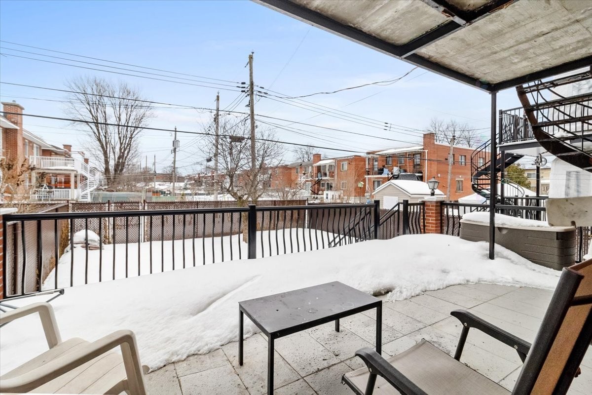 









2584


Rue Sauvé E.

,
Montréal (Ahuntsic-Cartierville),




QC
H2B1C3

